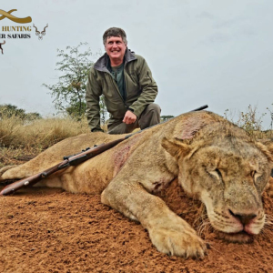 roger-berger-safaris-hunting-Dangerous-Game-lion